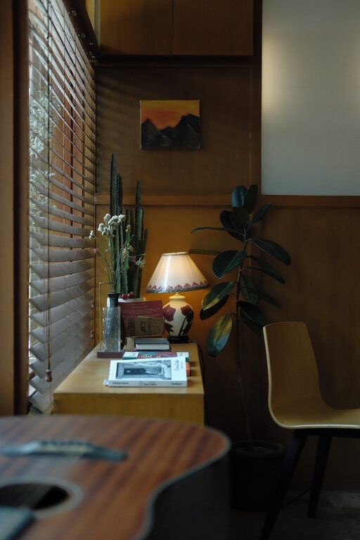 Creating a Cozy Reading Corner at Home: Tips and Ideas